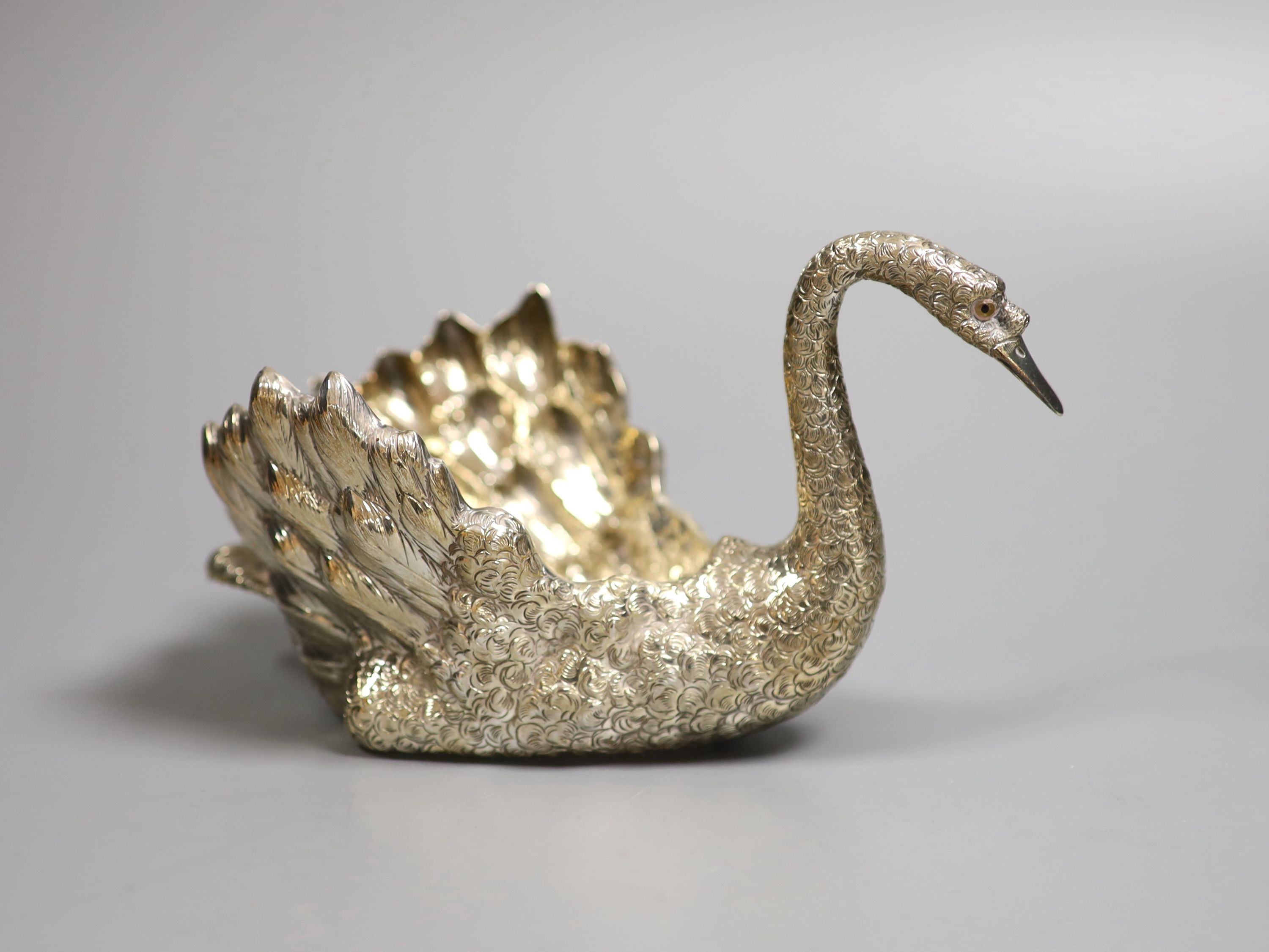 A 925 standard bon bon dish in the form of a swan, height 10.5cm, 7.5oz.